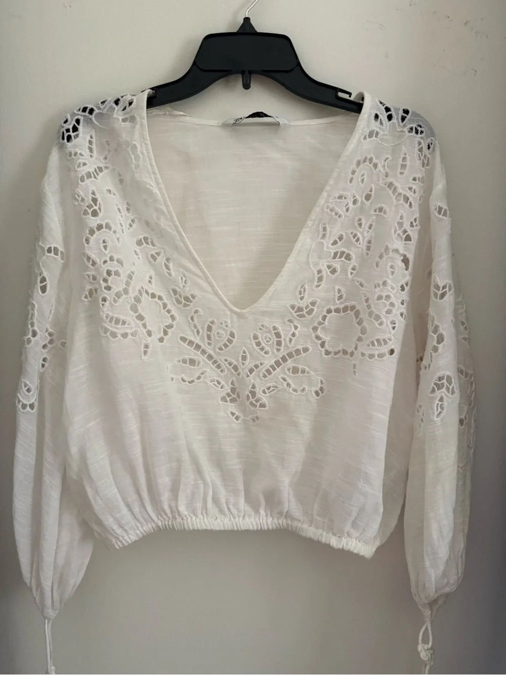 Zara White Eyelet V-Neck Peasant Blouse
